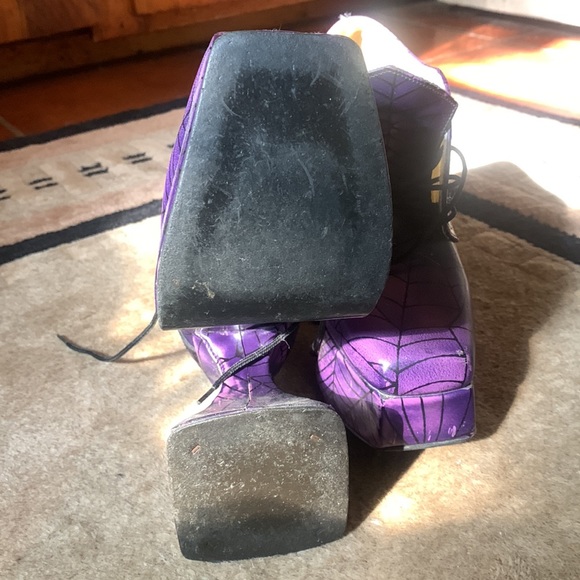 Underground Shoes, Size 4, Purple Spiderweb Platform Heels - Picture 3 of 6